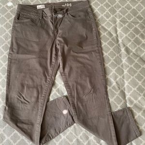 🌿 GAP Grey Jeans